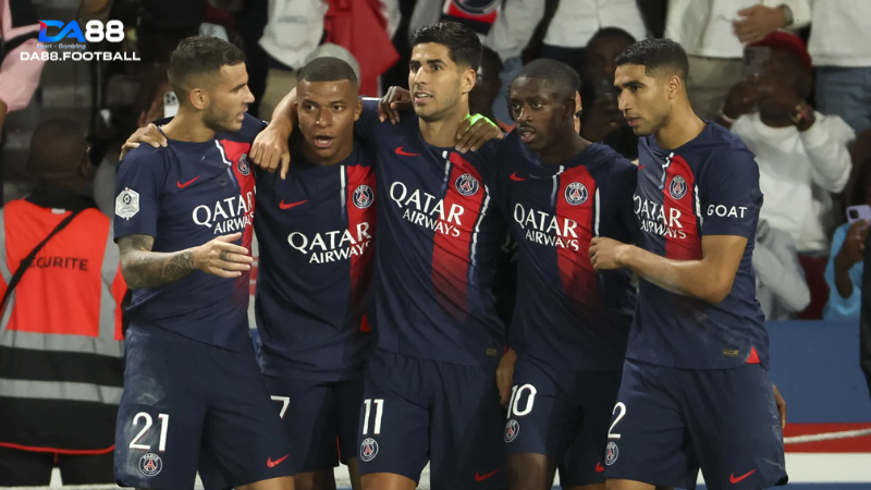 PSG hướng đến chiến thắng trước Lyon